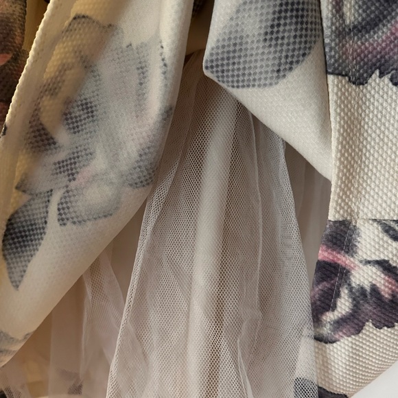 Just me brand dress size women’s small. Tulle underneath to make it more puffy - Picture 2 of 2